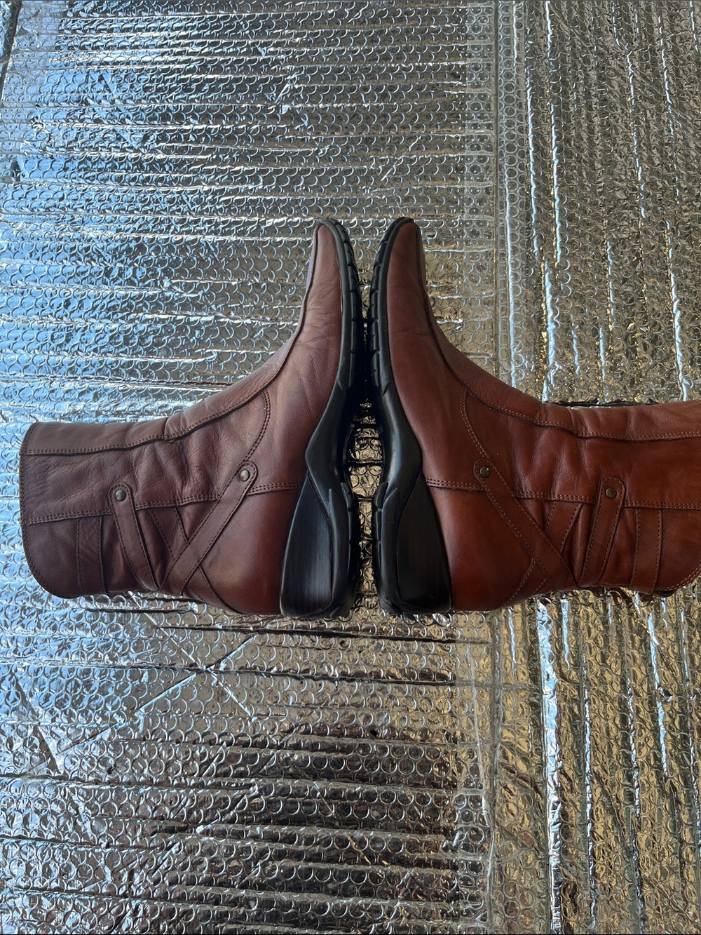 Clark’s Classic Brown Leather Square-Toe Boots - Picture 3 of 11